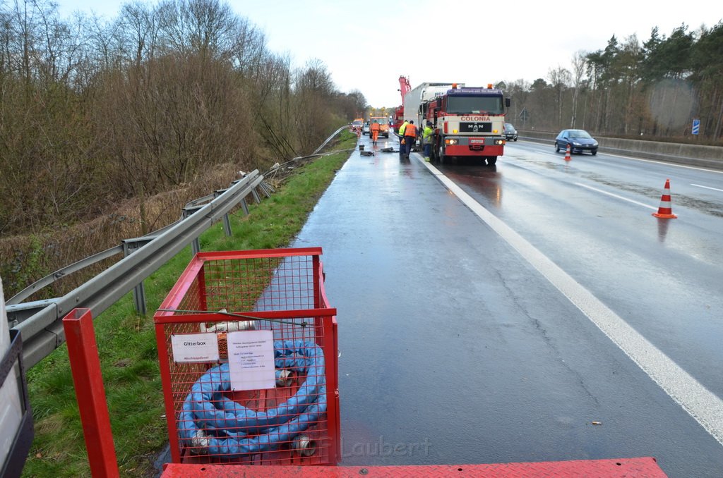 VU LKW umgestuerzt A 3 Rich Frankfurt AS Koenigsforst P603.JPG - Miklos Laubert